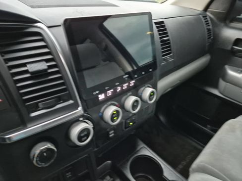 Used 2019 Toyota Sequoia SR5 AWD/4WD image 29