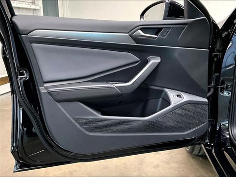 New 2026 Volkswagen Jetta SE FWD image 23