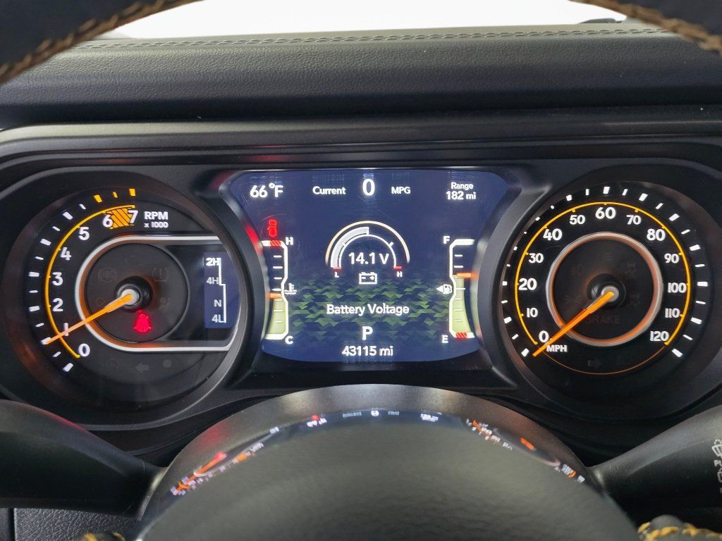 Used 2025 Jeep Wrangler Unlimited Sahara AWD/4WD image 21
