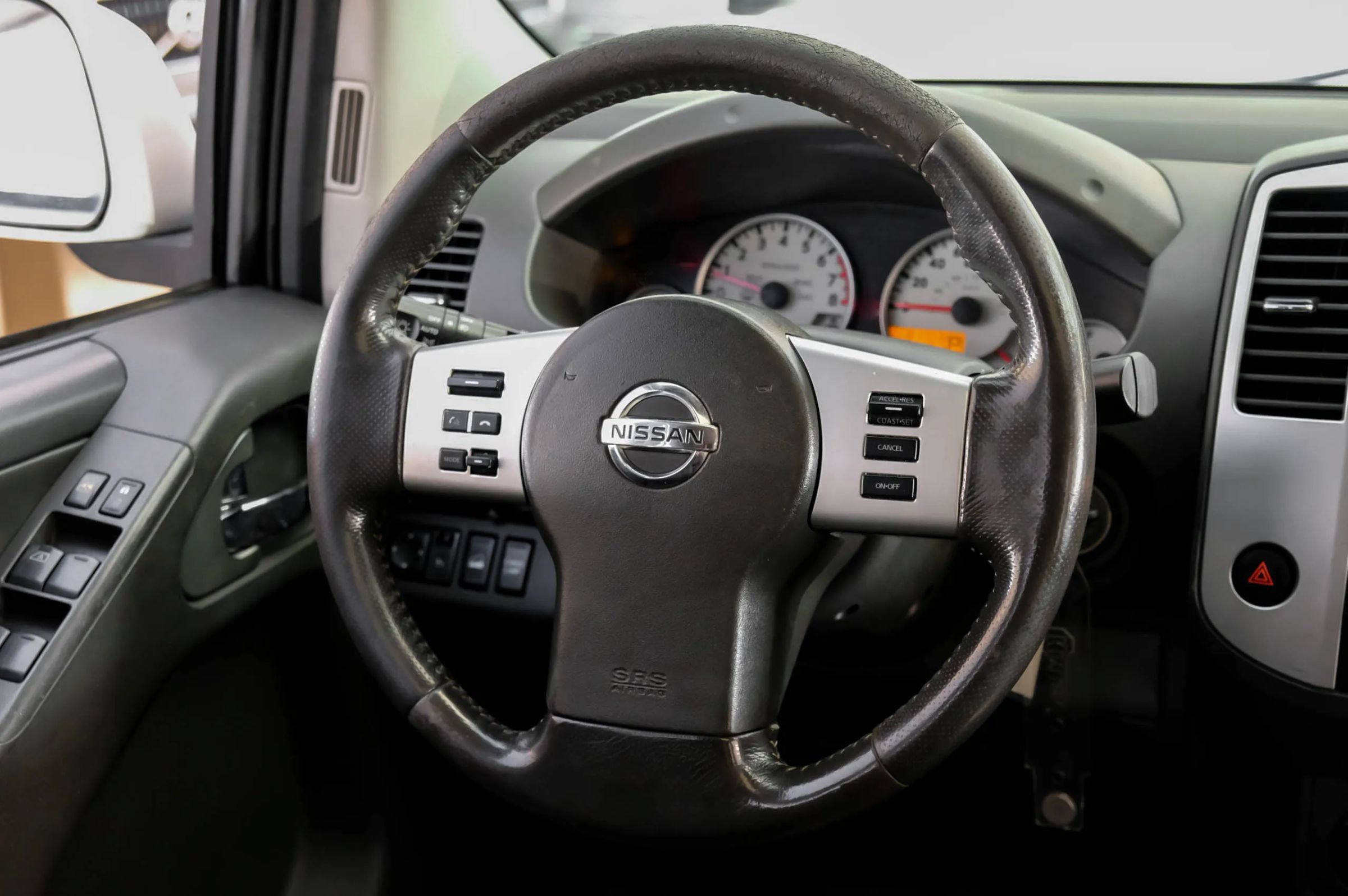Used 2016 Nissan Frontier PRO-4X w/ Pro-4x Luxury Package AWD/4WD image 17