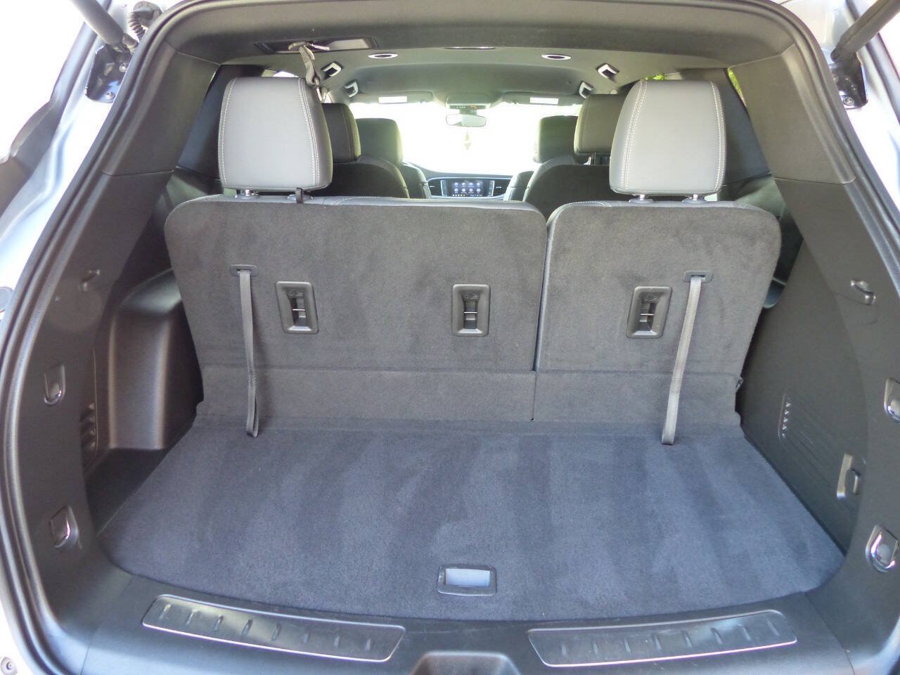Used 2023 Buick Enclave Essence AWD/4WD image 39