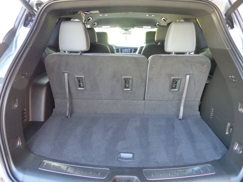 Used 2023 Buick Enclave Essence AWD/4WD image 39