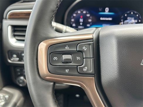 Used 2024 Chevrolet Suburban High Country image 23