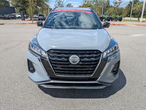 Certified 2021 Nissan Kicks SR FWD image 9