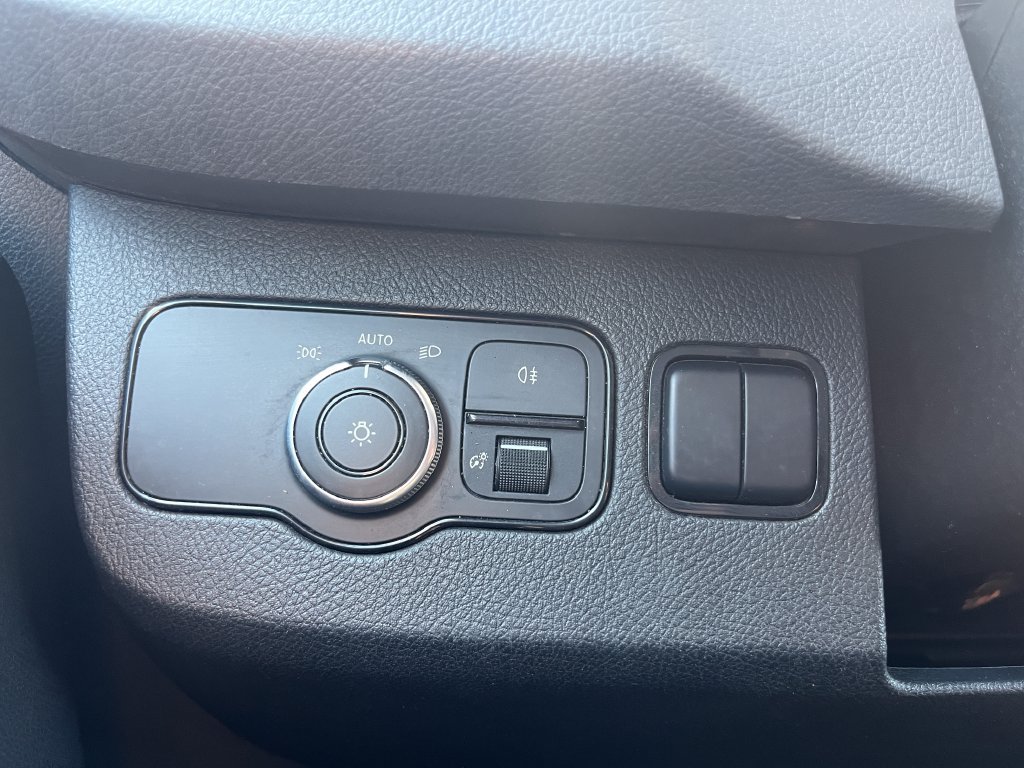 Used 2019 Mercedes-Benz Sprinter 144 image 17