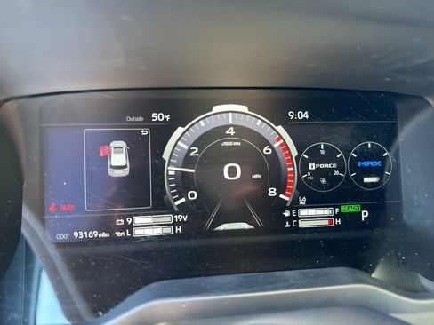 Used 2023 Toyota Sequoia Platinum image 9