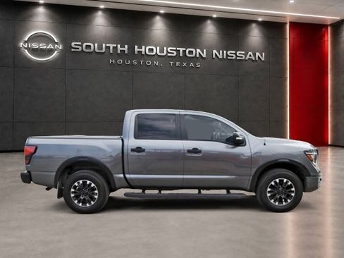 Used 2020 Nissan Titan PRO-4X w/ Pro-4x Convenience Package AWD/4WD image 5