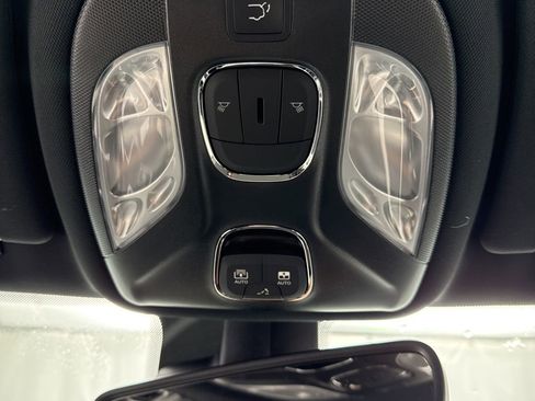 New 2025 Jeep Compass Latitude w/ Sun & Sound Group AWD/4WD image 22