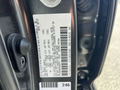 Used 2023 Toyota Tacoma TRD Off-Road AWD/4WD image 36