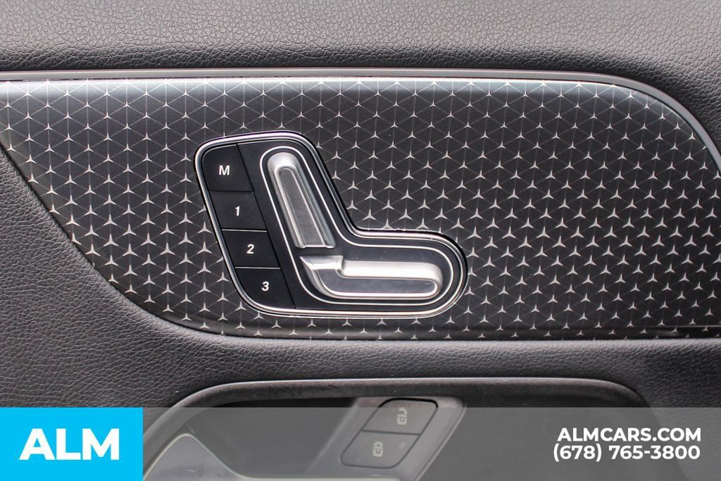 Used 2025 Mercedes-Benz GLA 250 image 37