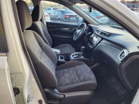 Used 2016 Nissan Rogue SV w/ SV Premium Package image 7