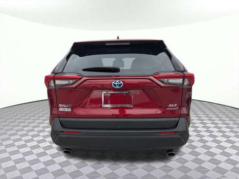 Used 2022 Toyota RAV4 XLE image 4