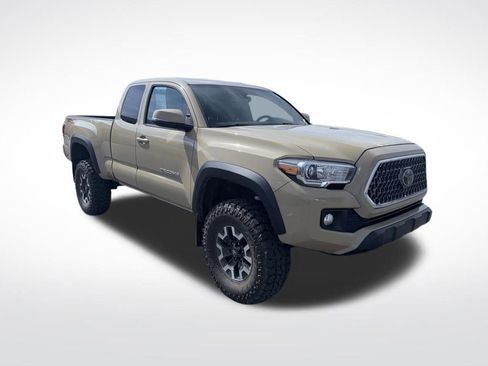 Used 2019 Toyota Tacoma TRD Off-Road image 2