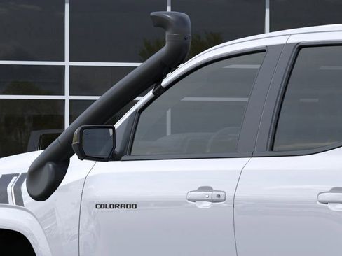 New 2025 Chevrolet Colorado Z71 w/ Midnight Edition image 12