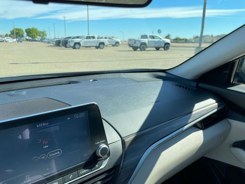 Used 2025 Nissan Altima 2.5 SV image 35