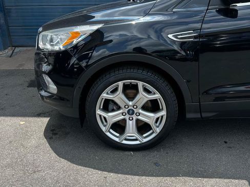 Used 2019 Ford Escape Titanium AWD/4WD image 2