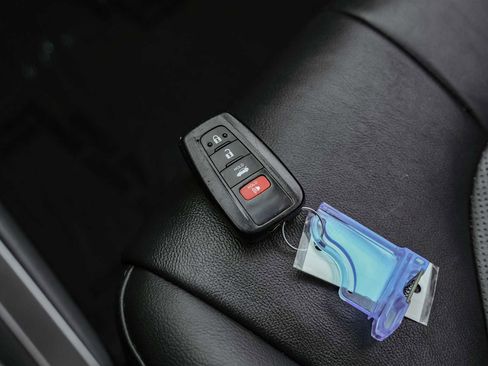 Used 2018 Toyota Camry XLE image 56