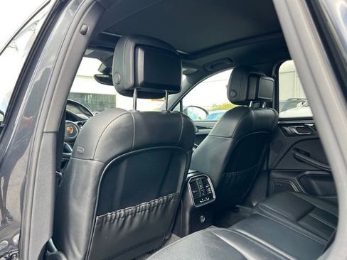 Used 2017 Porsche Macan S AWD/4WD image 11