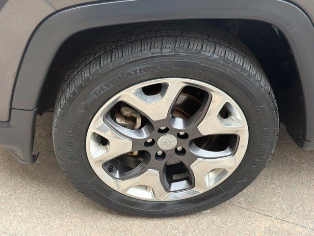 Used 2020 Jeep Compass Limited FWD image 10
