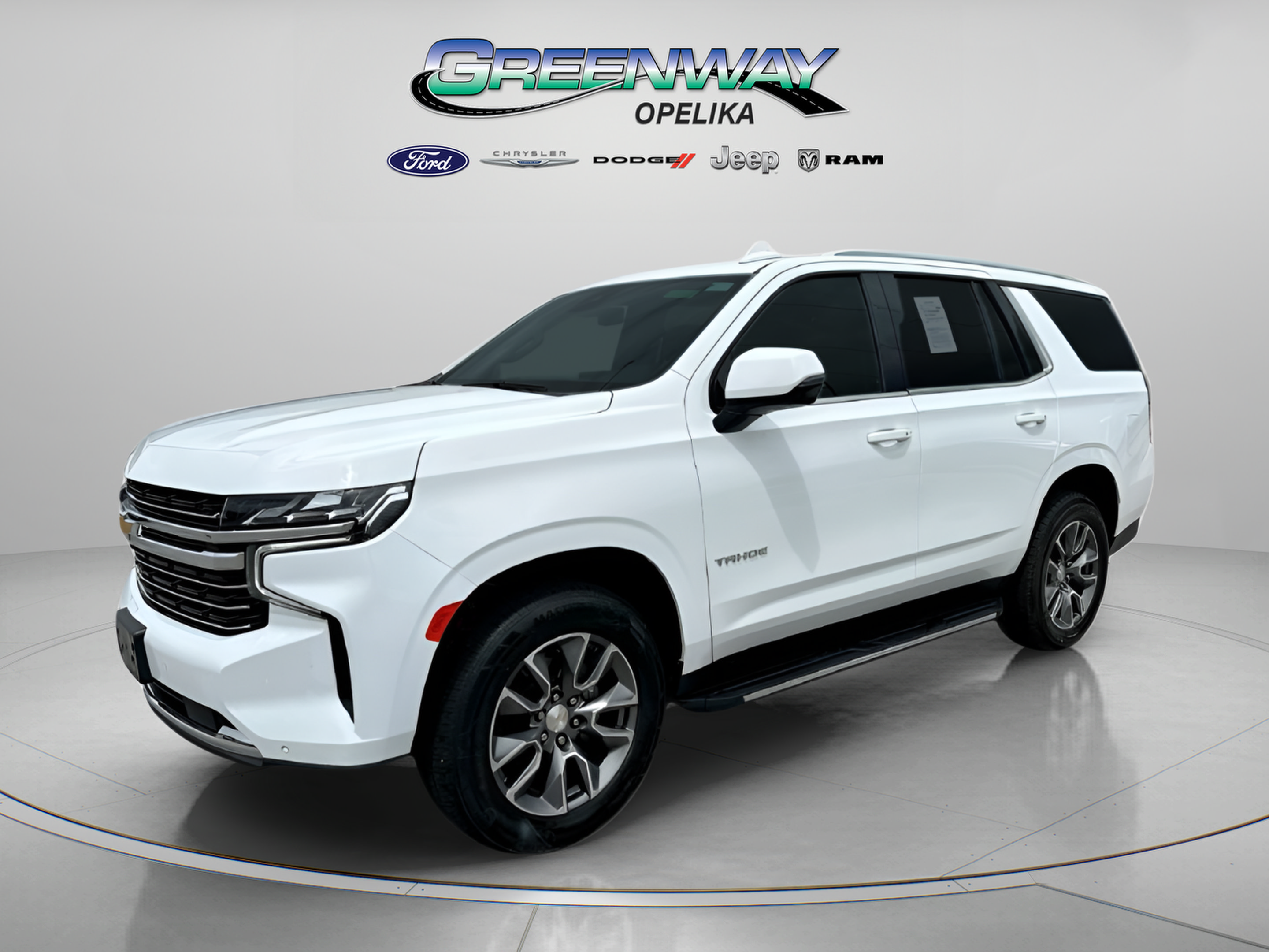 Used 2024 Chevrolet Tahoe LT w/ Luxury Package RWD image 4