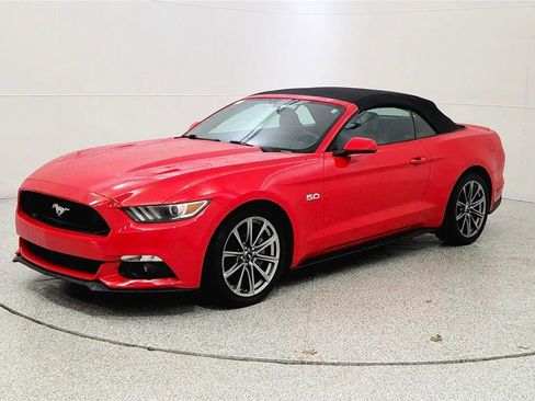 Used 2016 Ford Mustang GT Premium image 3