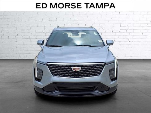 Used 2025 Cadillac XT4 Premium Luxury FWD image 6