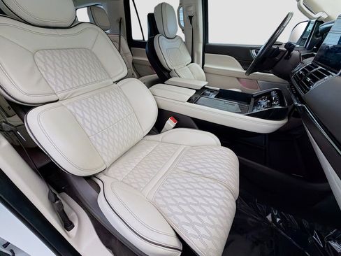 Used 2023 Lincoln Navigator Black Label AWD/4WD image 15