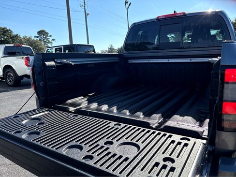 New 2026 Nissan Frontier SV image 29