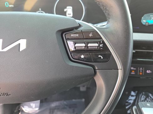 Used 2022 Kia EV6 Wind RWD image 34