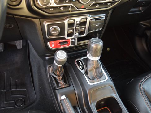 Used 2022 Jeep Gladiator Mojave w/ Cold Weather Group image 15