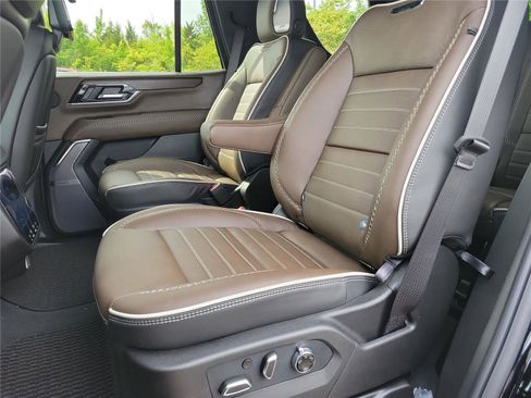 New 2026 GMC Yukon Denali Ultimate AWD/4WD image 14