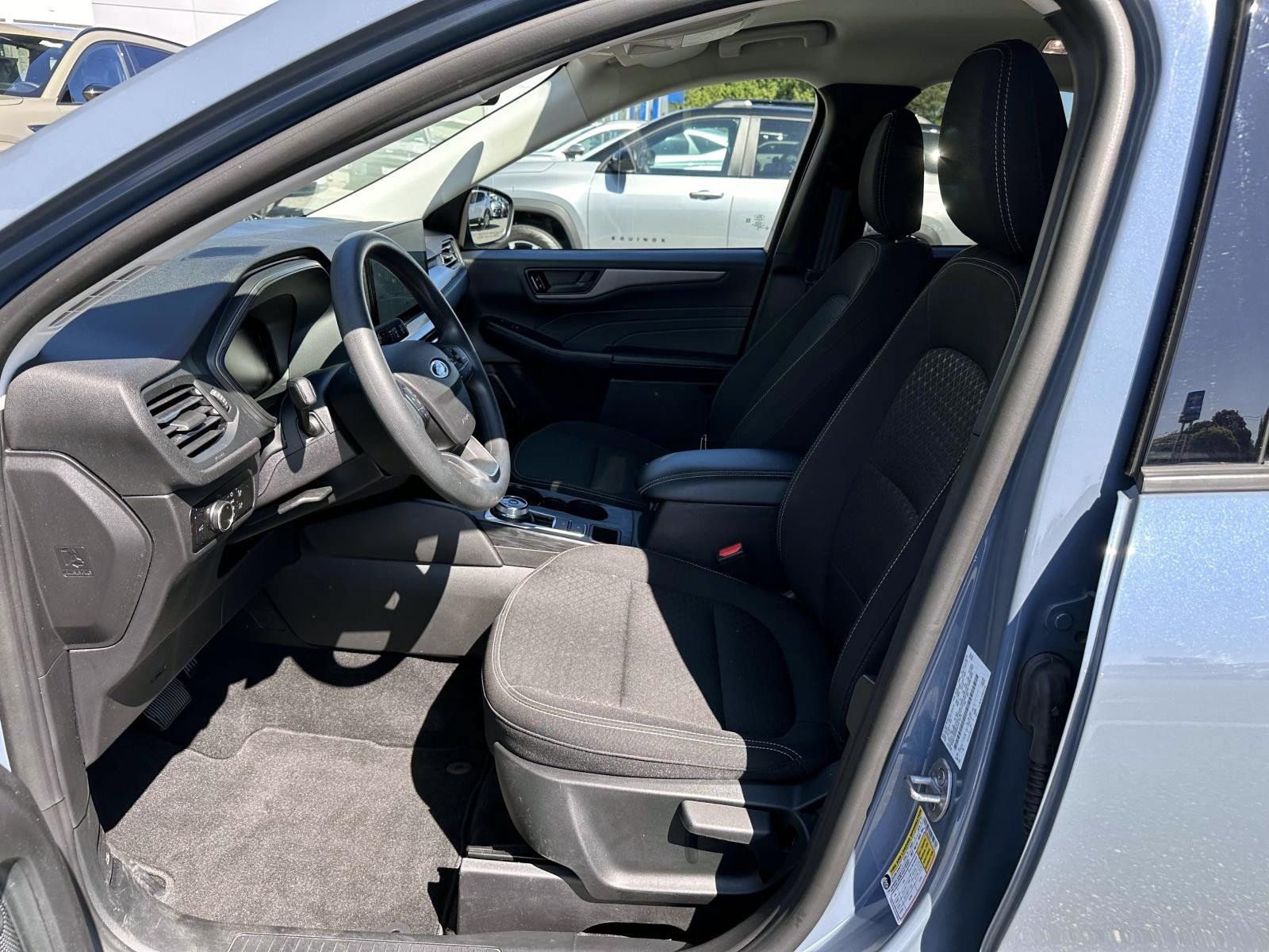 Used 2025 Ford Escape Active w/ Tech Pack #1 AWD/4WD image 11