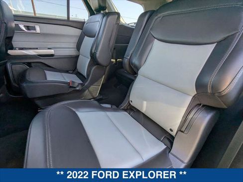 Used 2022 Ford Explorer XLT w/ Equipment Group 202A RWD image 21