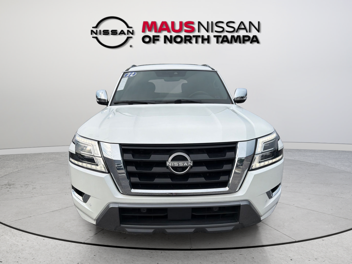 Used 2022 Nissan Armada Platinum w/ Captain's Chairs Package RWD image 3
