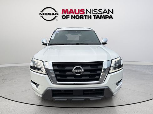 Used 2022 Nissan Armada Platinum w/ Captain's Chairs Package RWD image 3