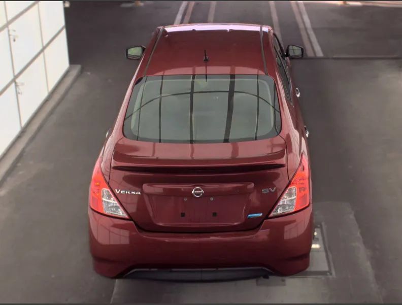 Used 2016 Nissan Versa SV FWD image 4