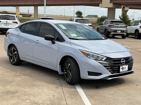 New 2025 Nissan Versa SR w/ Trunk Package image 4