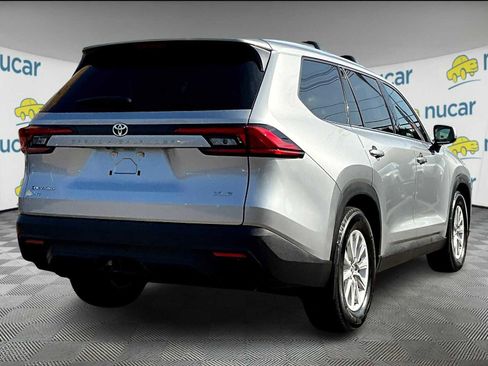 Used 2024 Toyota Grand Highlander XLE image 6
