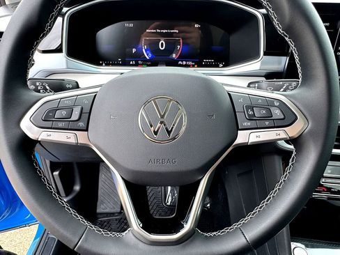 New 2026 Volkswagen Taos SE FWD image 12