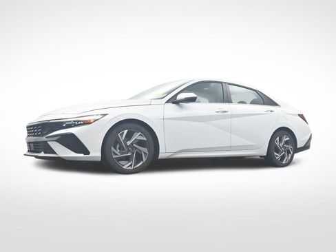 Used 2025 Hyundai Elantra Limited FWD image 29