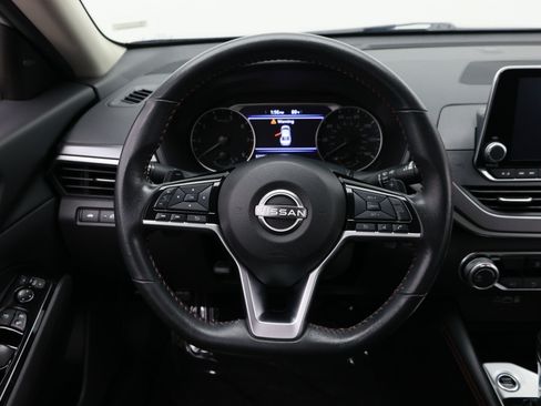 Used 2024 Nissan Altima 2.5 SR FWD image 28