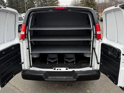 Used 2021 Chevrolet Express 2500 RWD image 30