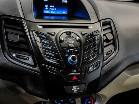 Used 2019 Ford Fiesta SE image 23