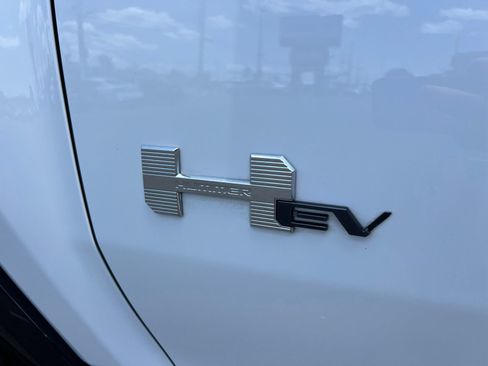 Used 2025 GMC Hummer EV 2X AWD/4WD image 33