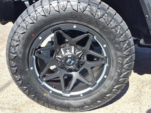 Certified 2025 Jeep Wrangler Unlimited Sport AWD/4WD image 17