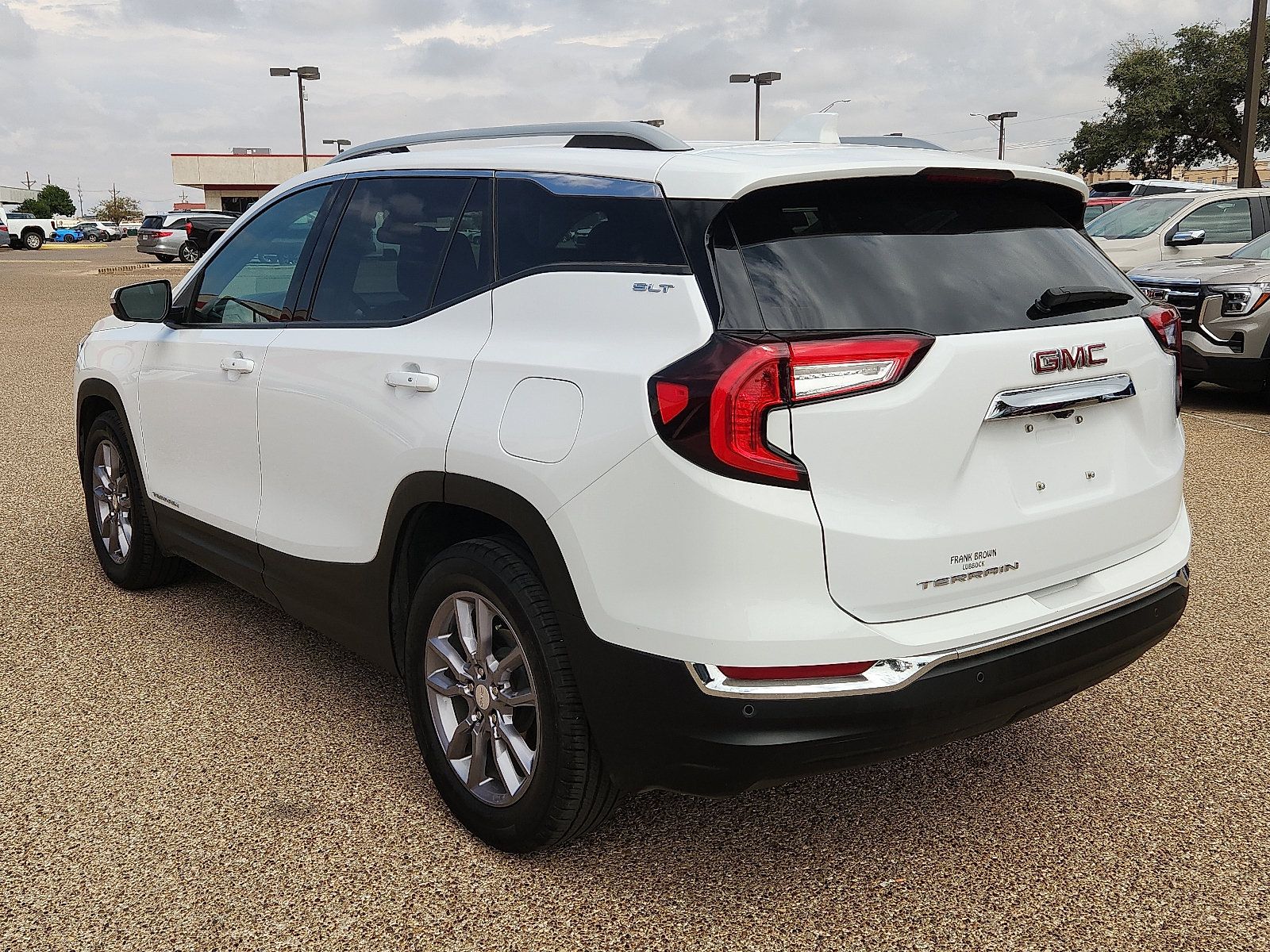 Used 2023 GMC Terrain SLT w/ Tech Package FWD image 3
