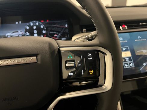 Used 2025 Land Rover Discovery Sport S image 14