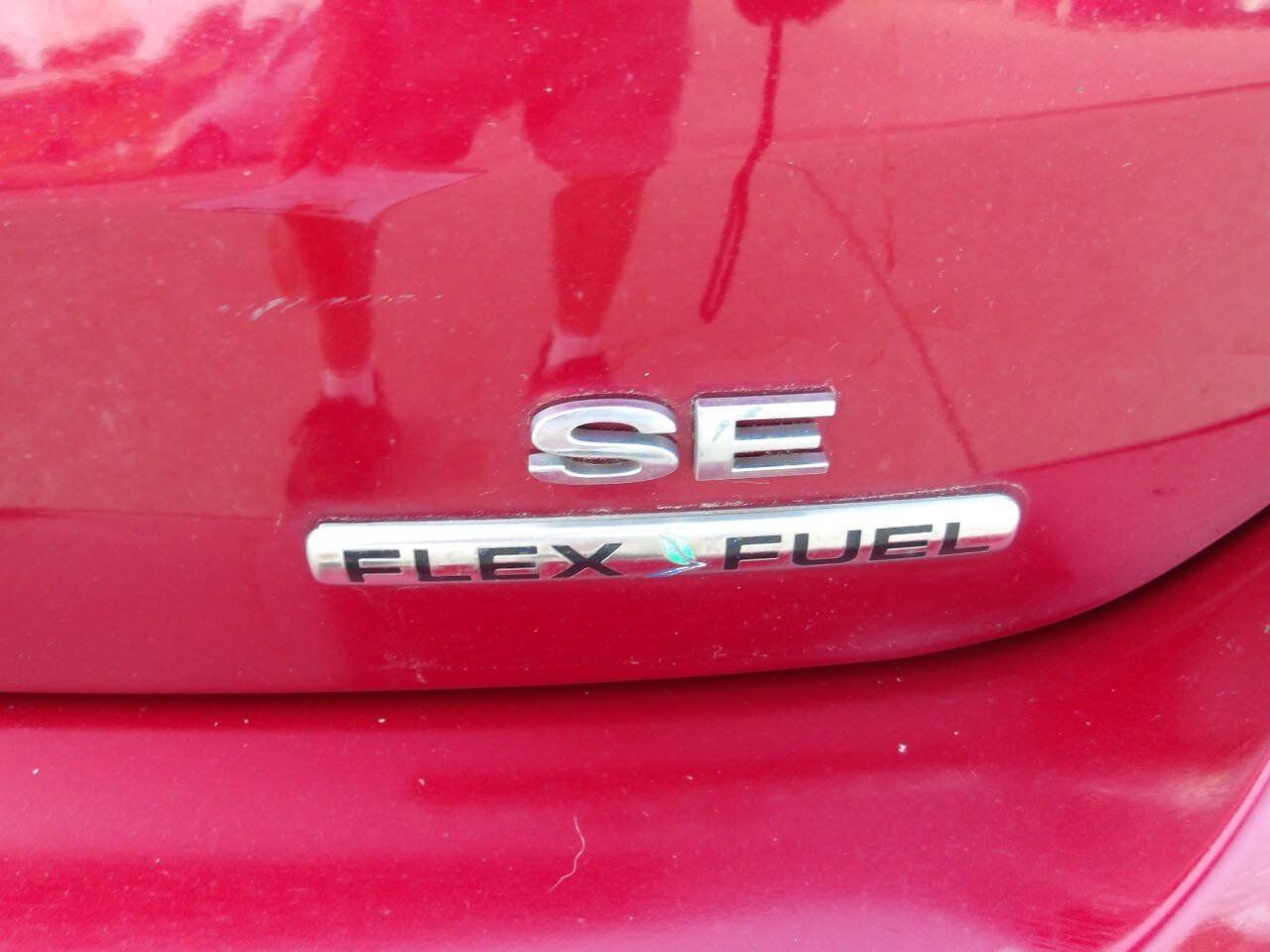 Used 2015 Ford Focus SE w/ SE Sport Package FWD image 39