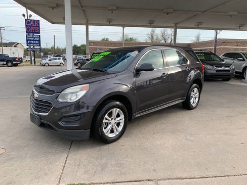 Used 2016 Chevrolet Equinox LS image 3