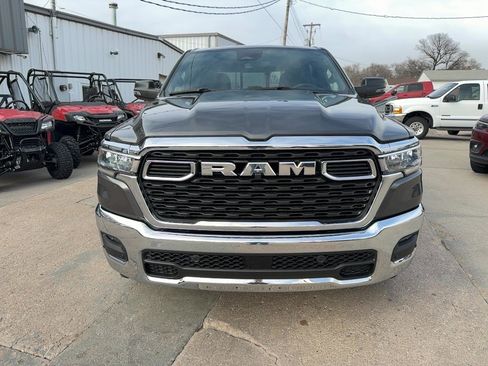 Used 2025 RAM 1500 Big Horn AWD/4WD image 3